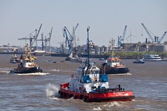 Hamburger Hafengeburtstages Schiffe auf der Elbe