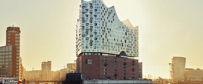 Außenansicht der Elbphilharmonie April 2016