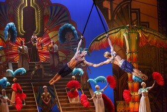 Szene aus Cirque Du Soleil Paramour