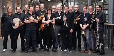 Fotografie der Musiker der NDR Bigband