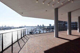 Elbphilharmonie Plaza Ausblick auf Hamburg