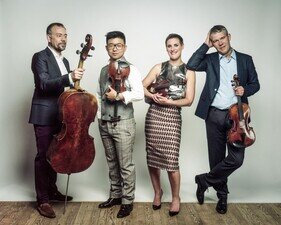 Das Ensembles Quatuor Diotima mit Insrumenten