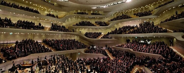 Am Ende des Konzerts zur Elbphilharmonie Eröffnung gab das Publikum Standing Ovations.