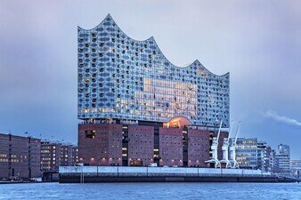 Foto von der Elbphilharmonie am Abend