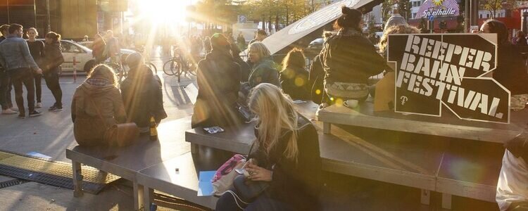 Der Spielbudenplatz als Zentrum des Reeperbahn Festivals Hamburg