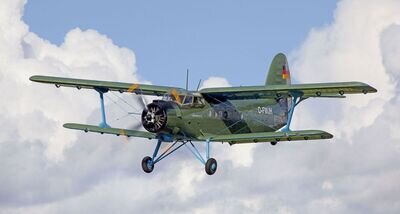 Die Airport Days Hamburg präsentierten die russische Antonov An-2 als weltweit größten einmotorigen Doppeldecker.