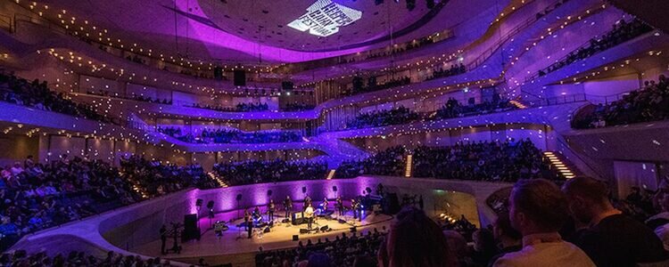 Der Große Saal in der Elbphilharmonie während eines Konzertes im Rahmen des Reeperbahn Festivals.
