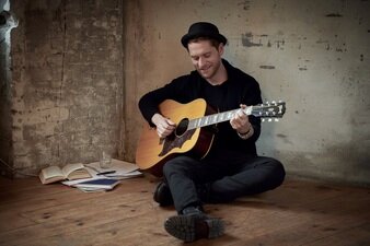 Johannes Oerding beim NDR 2 Plaza Festival