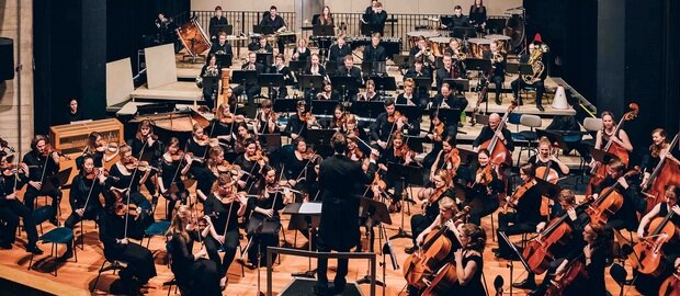 Das Junge Sinfonieorchester Hannover spielt ein Konzert
