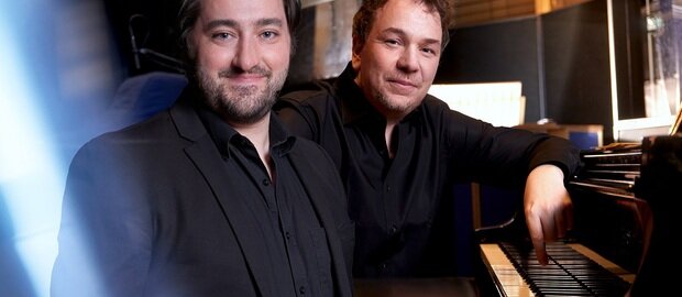 Percy Pursglove und Florian Weber nebeneinander am Piano
