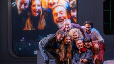 Das perfekte Geheimnis - v.l.n.r. Dexne, Giebler, Grossmann, Gehlen, Bezzel, Weber, Mommsen